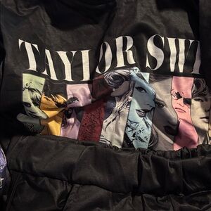 NWOT Taylor Swift crop top & short set size Large